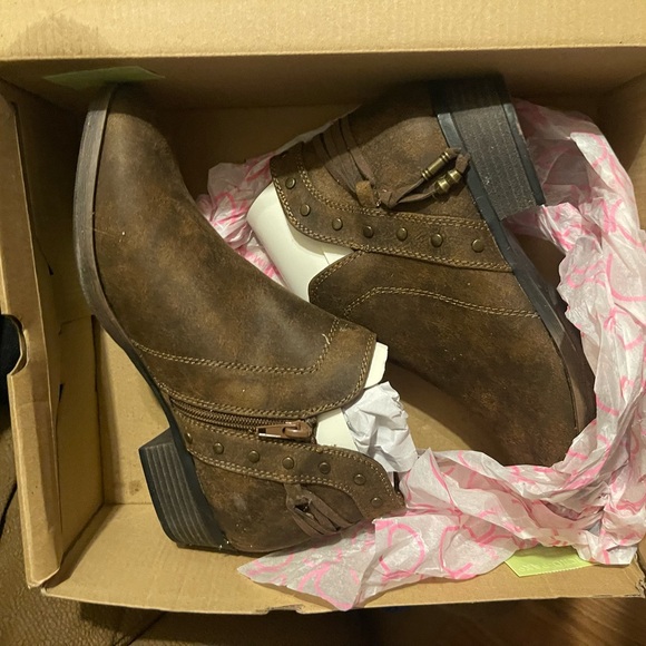 boots - Picture 5 of 6